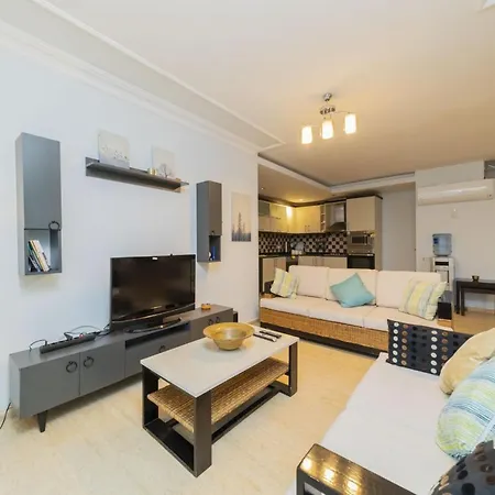 Gorgeous Sea View Flat With Pool In Antalya *
