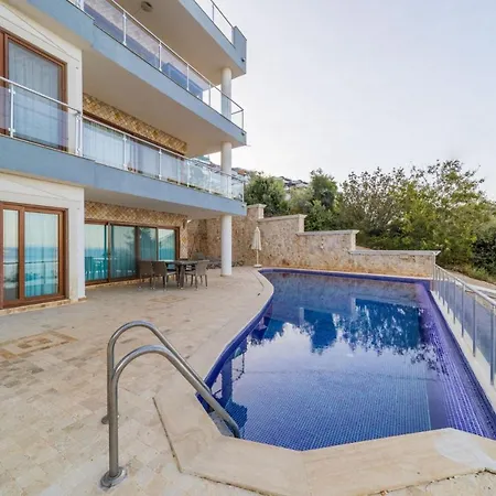 Gorgeous Sea View Flat With Pool In Antalya Apartamento