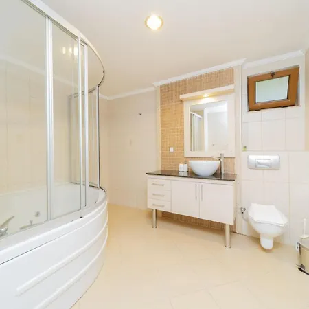 Gorgeous Sea View Flat With Pool In Antalya Apartman *